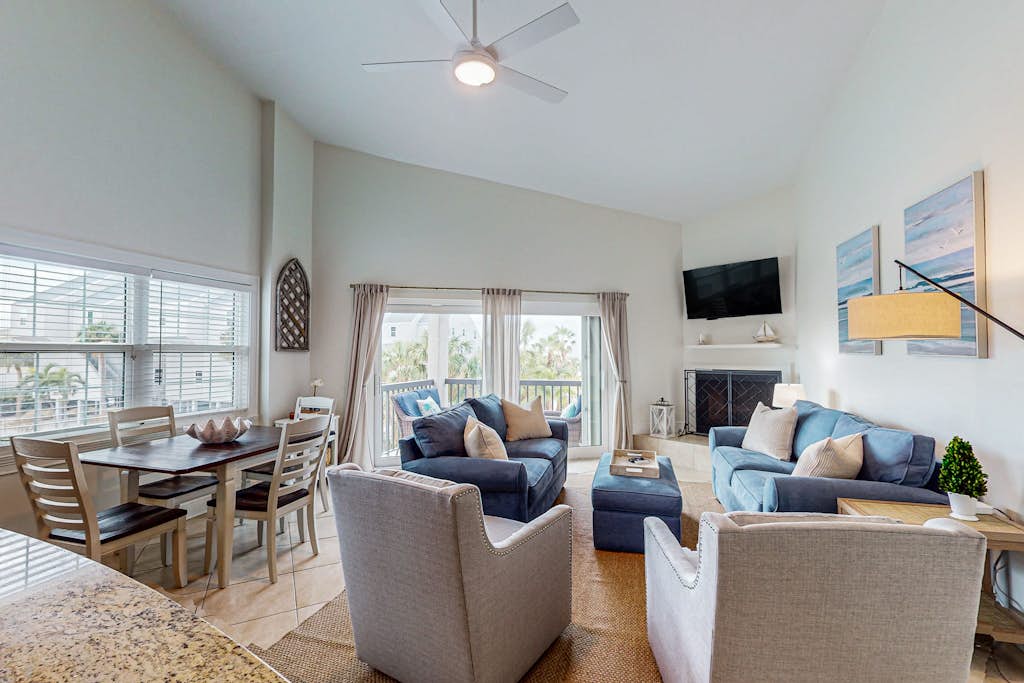 Condo in Indian Shores property photo 3