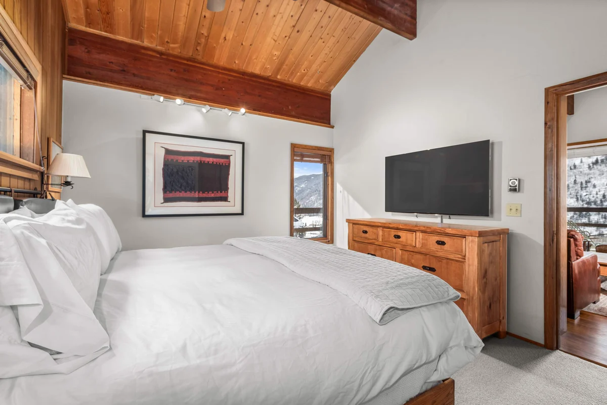Bedroom image 1
