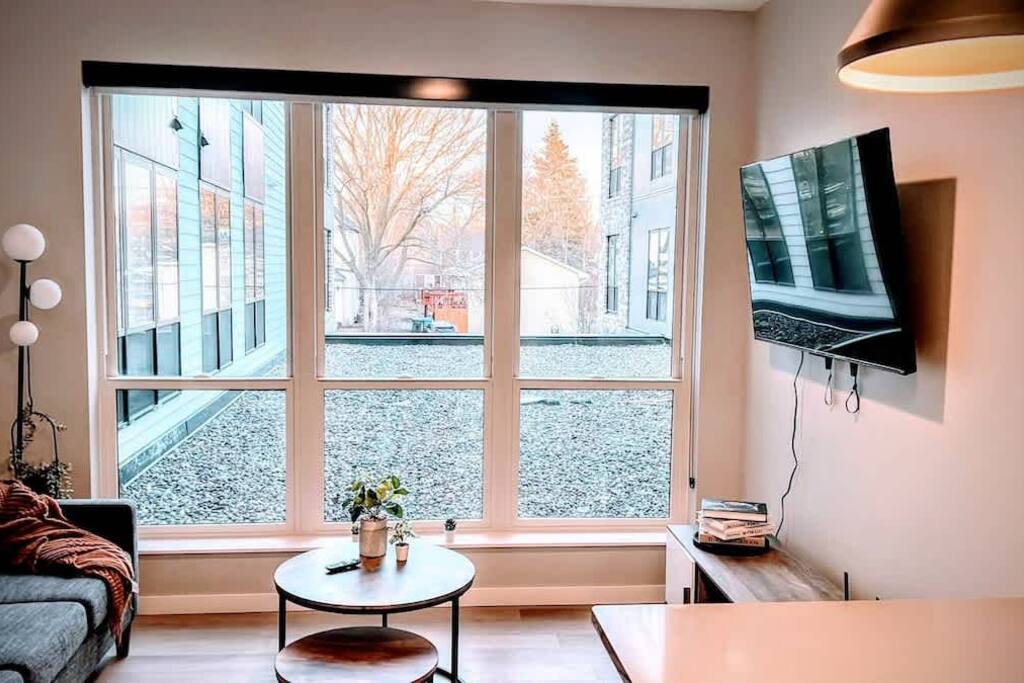Apartment in Minneapolis property photo 5
