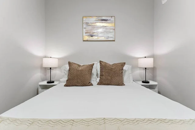 BEDROOM image 1