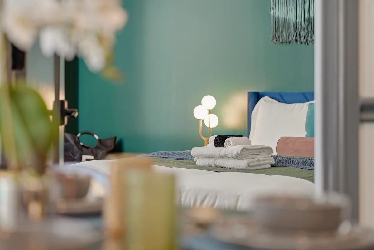 BEDROOM image 1