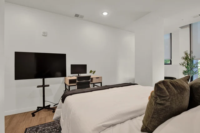BEDROOM image 1