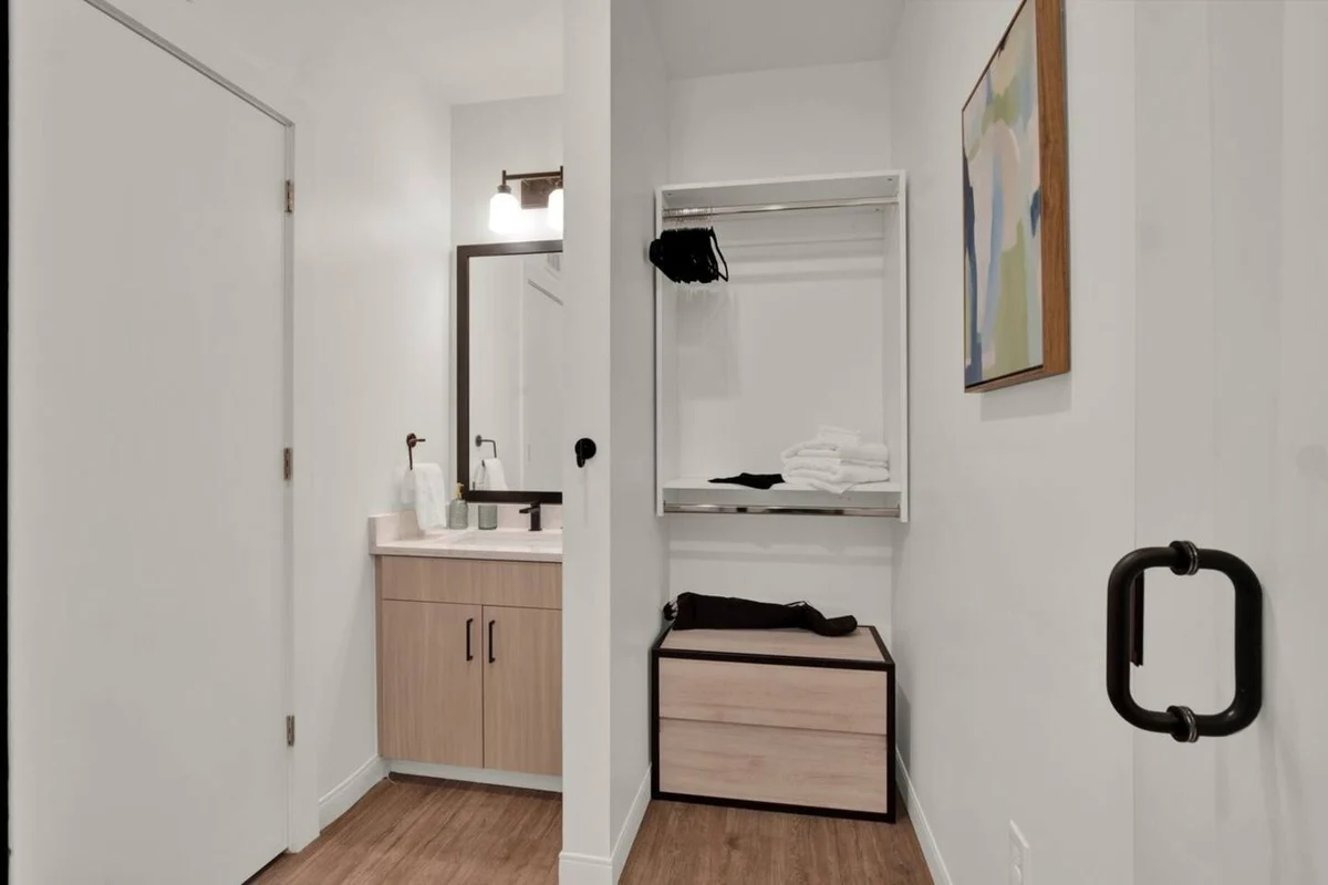 Apartment in Cincinnati property photo 5