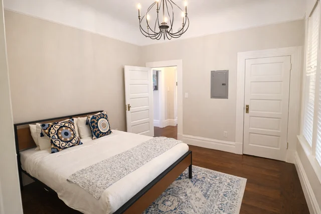 Bedroom 2 image 1