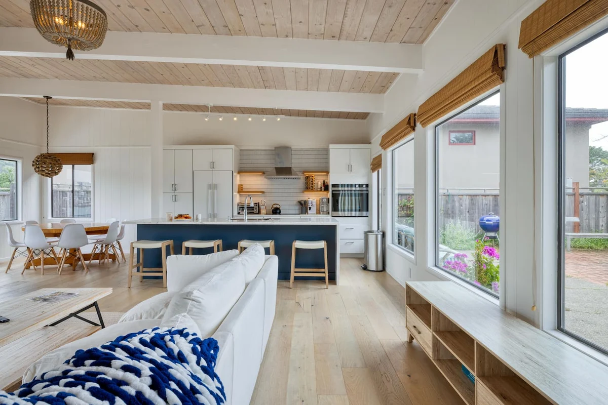 Home in Stinson Beach property photo 4