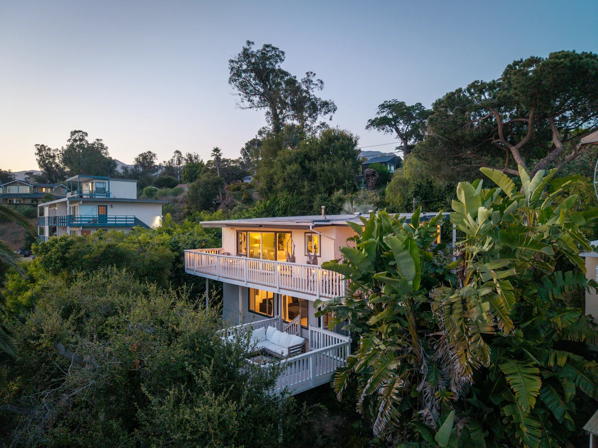 Home in Summerland property photo 3
