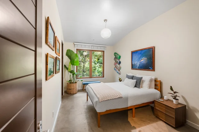 Bedroom 1 image 1
