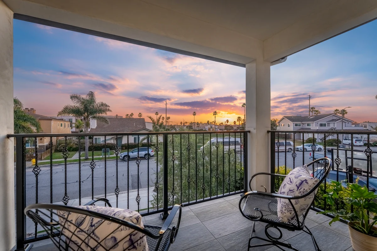 Home in Oxnard property photo 3