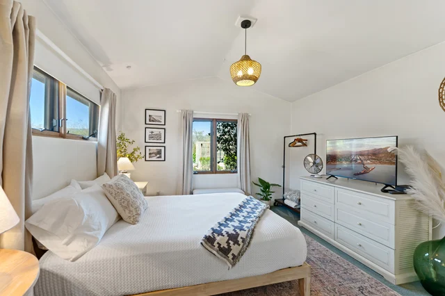Bedroom 1 image 1