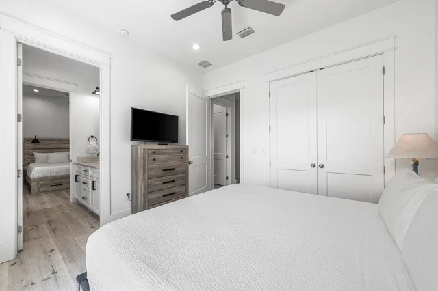 Bedroom 3 image 1
