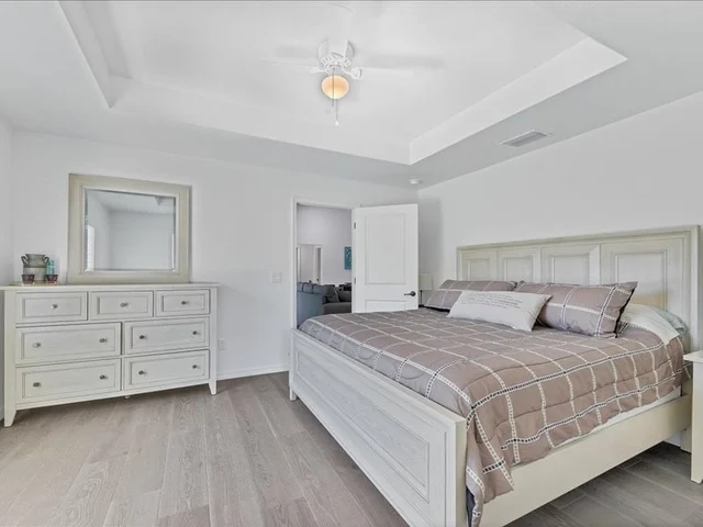 Bedroom 1 image 1