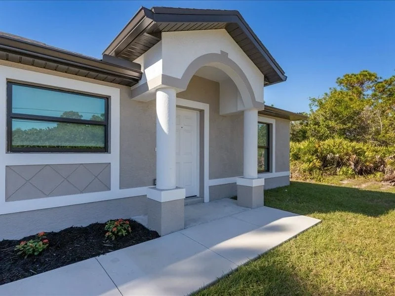 Home in Port Charlotte property photo 2