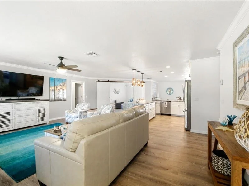 Home in Englewood property photo 3