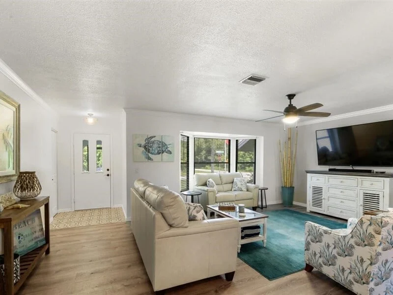 Home in Englewood property photo 2