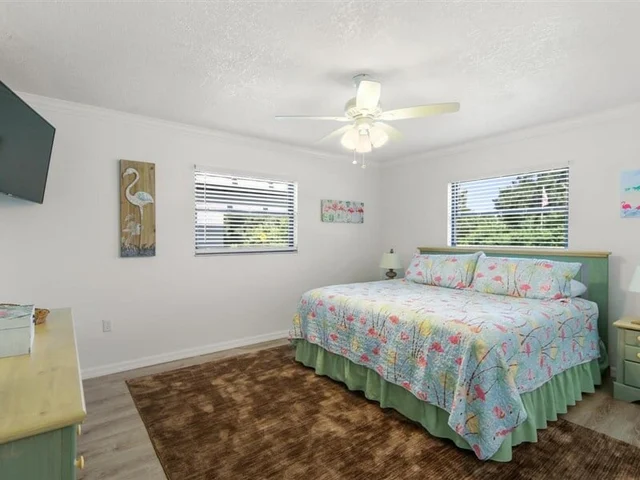 Bedroom 1 image 1