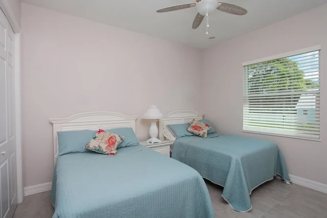 Bedroom 1 image 1