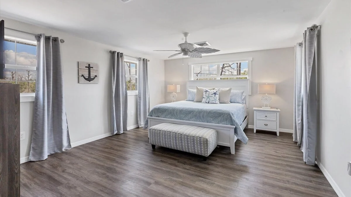 Bedroom 1 image 1