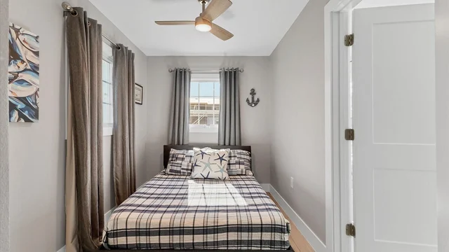Bedroom 3 image 1