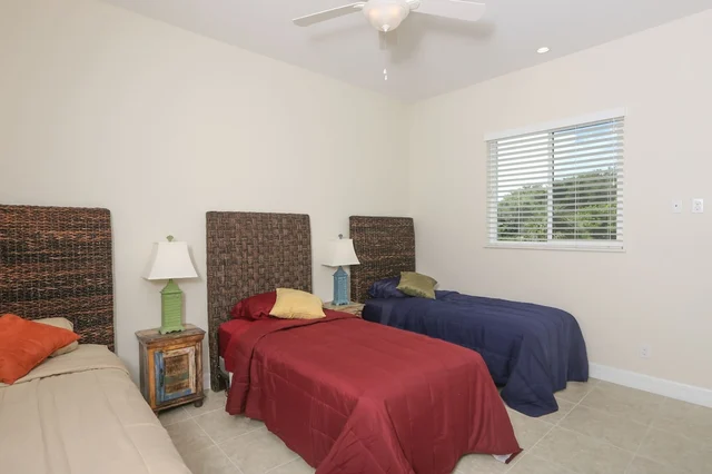 Bedroom 5 image 1