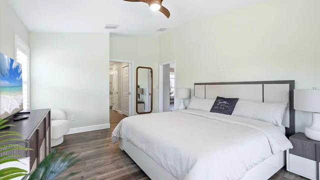 Bedroom 1 image 1