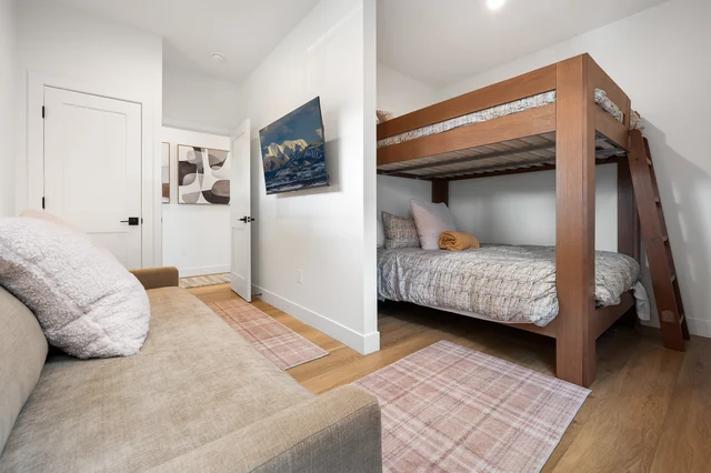 Guest King Bedroom image 1