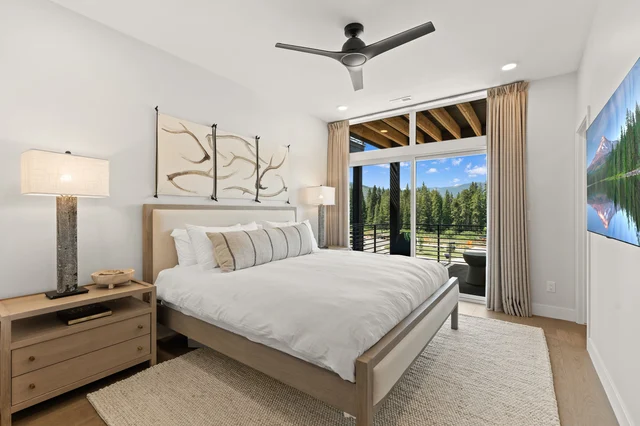 Queen Bedroom image 1