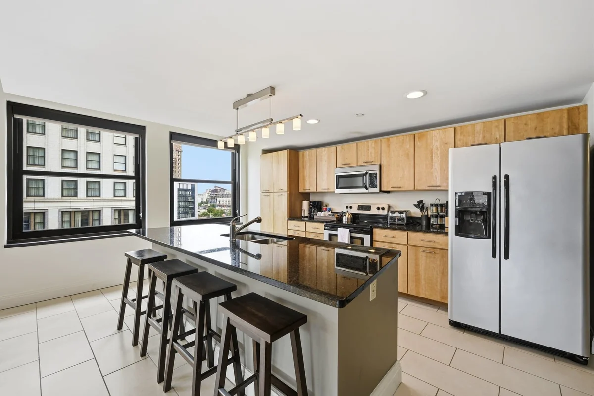 Apartment in Detroit property photo 3