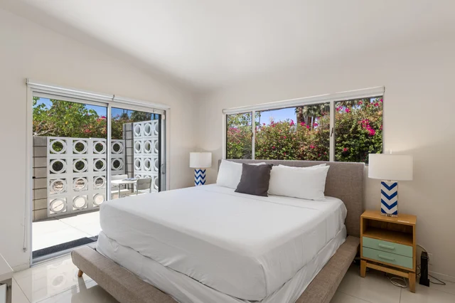 Guest Bedroom 1 image 1