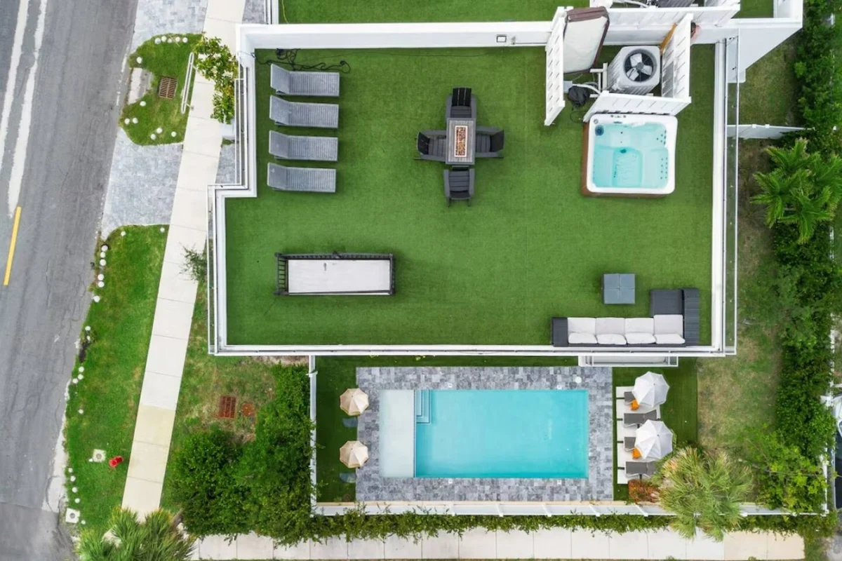 Home in Pompano Beach property photo 2