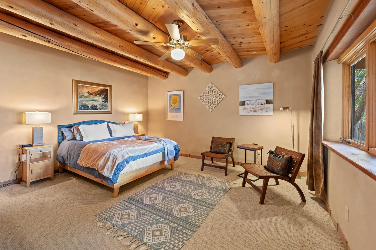 Bedroom 2 image 1