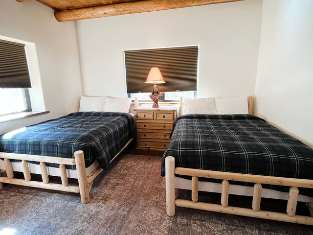 Bedroom 3 image 1