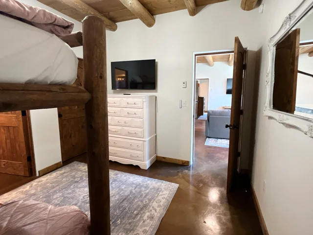 Bedroom 1 image 1