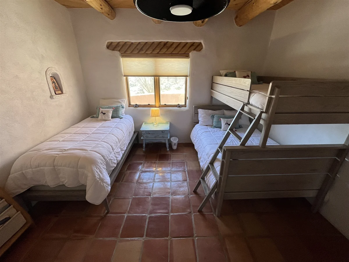 Bedroom 1 image 1