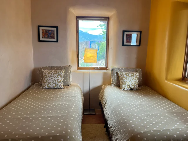 Bedroom 1 image 1