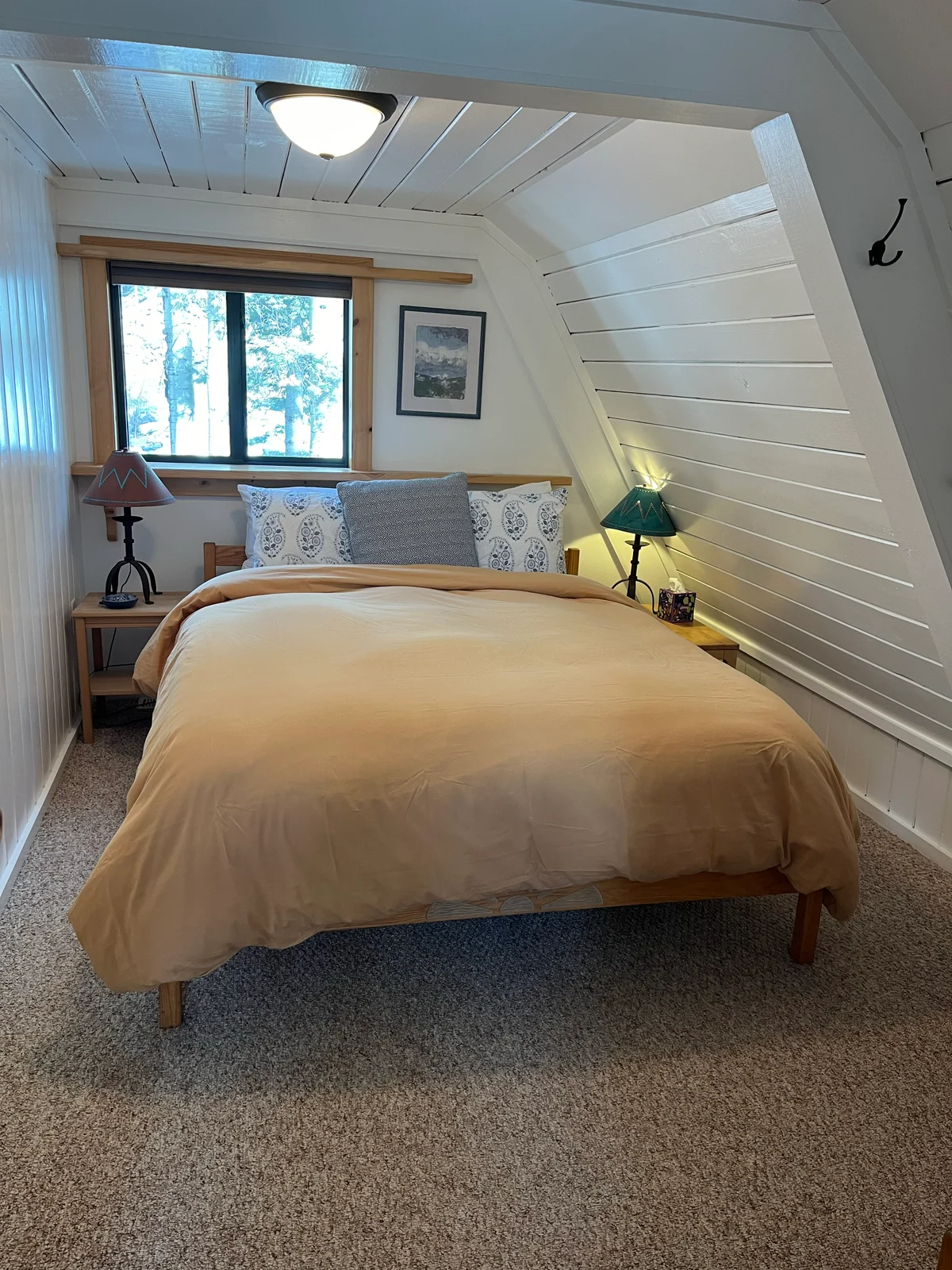 Bedroom 5 image 1