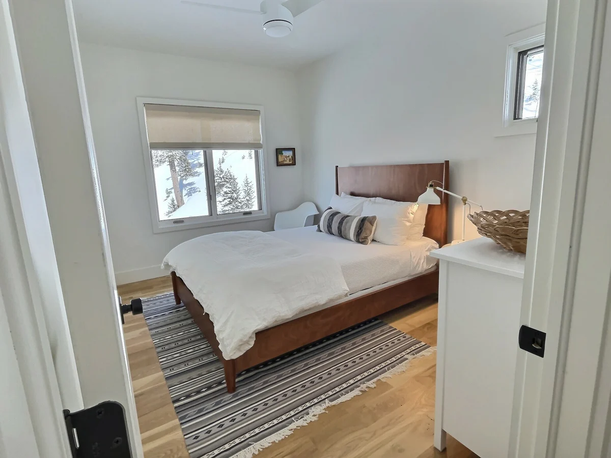Bedroom 2 image 1