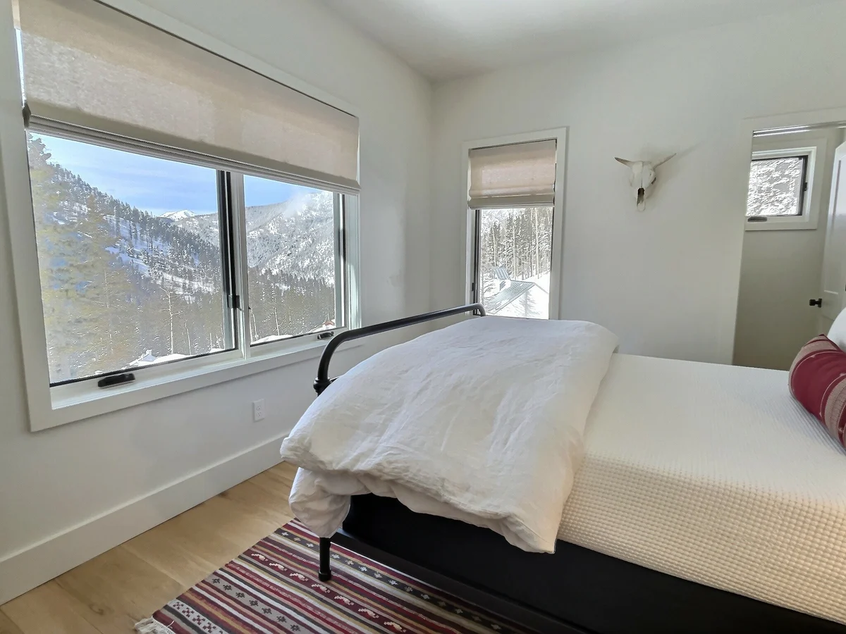 Bedroom 3 image 1