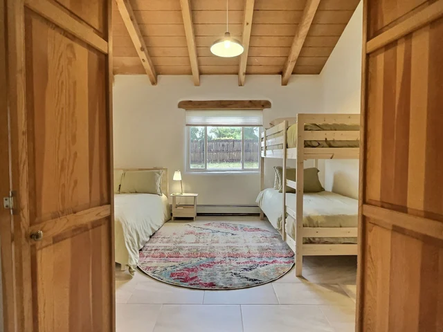 Bedroom 3 image 1