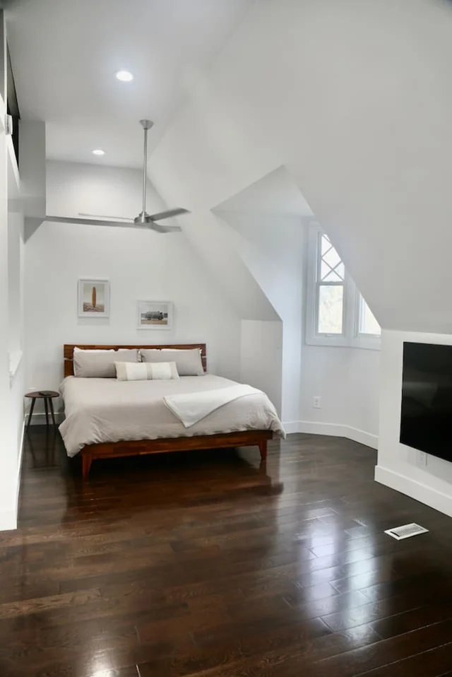 Bedroom 1 image 1