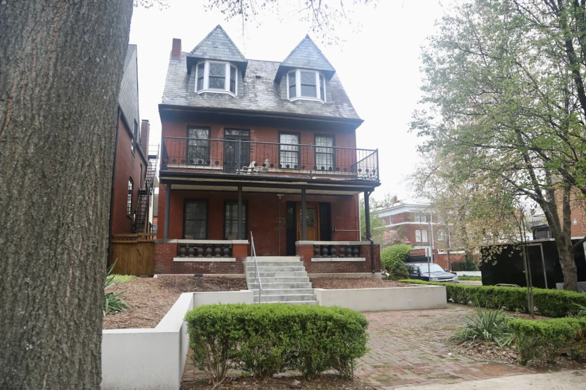 Home in St. Louis property photo 3