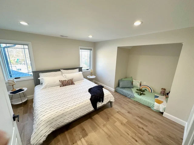 Bedroom 6 image 1