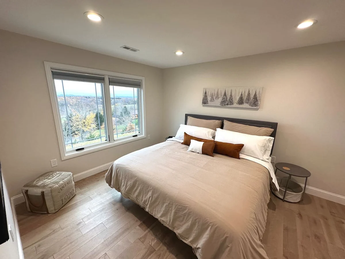 Bedroom 5 image 1