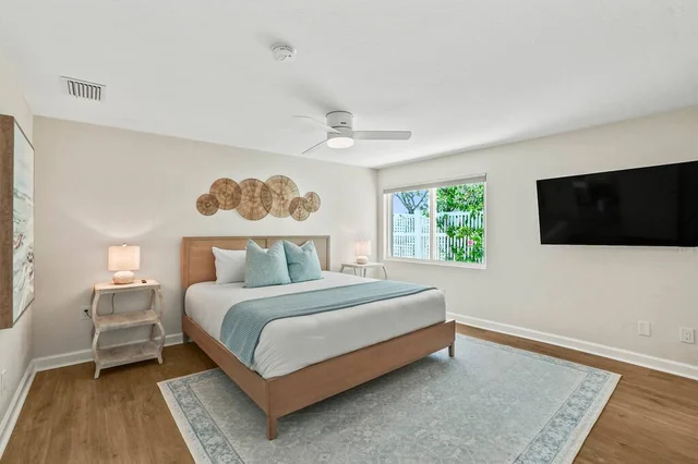 Bedroom 3 image 1