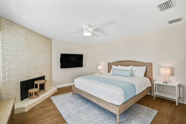 Bedroom 5 image 1