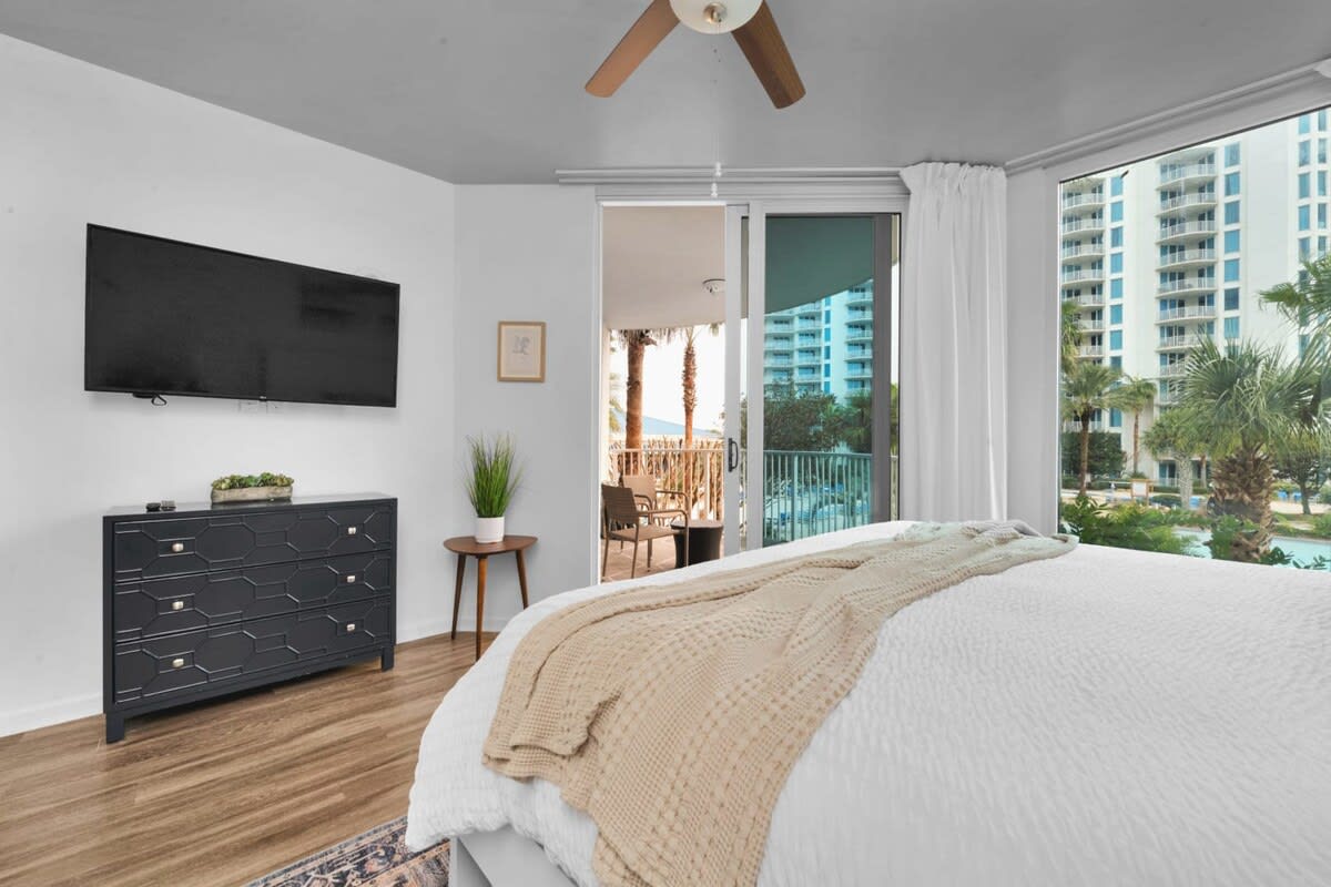Bedroom 1 image 1