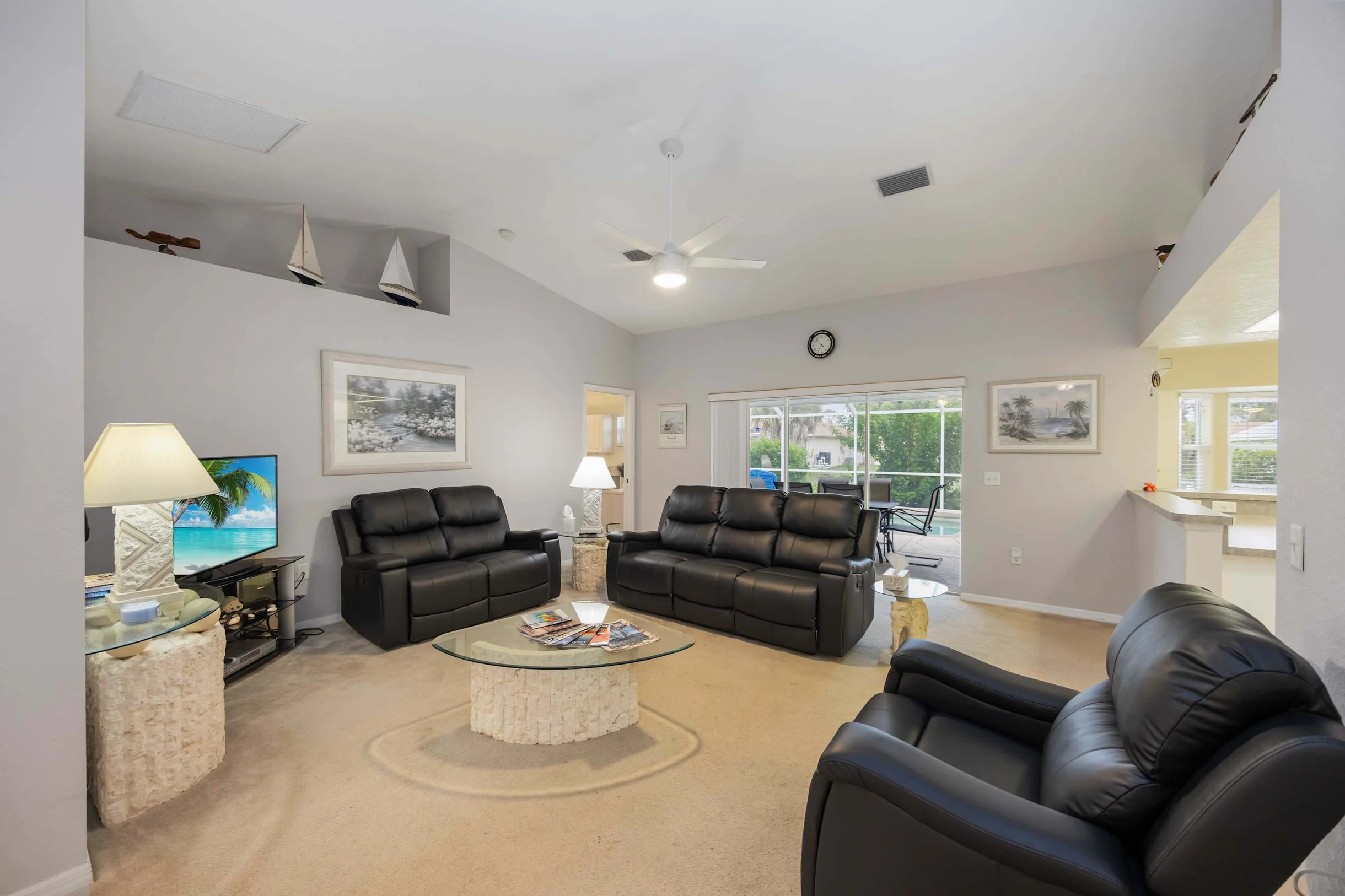 Home in Rotonda West property photo 3