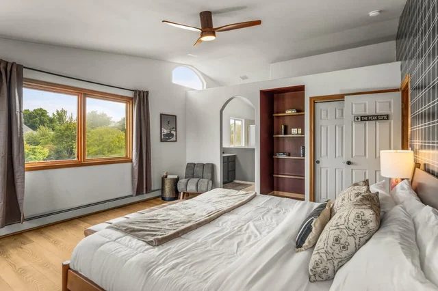 Bedroom 1 image 1