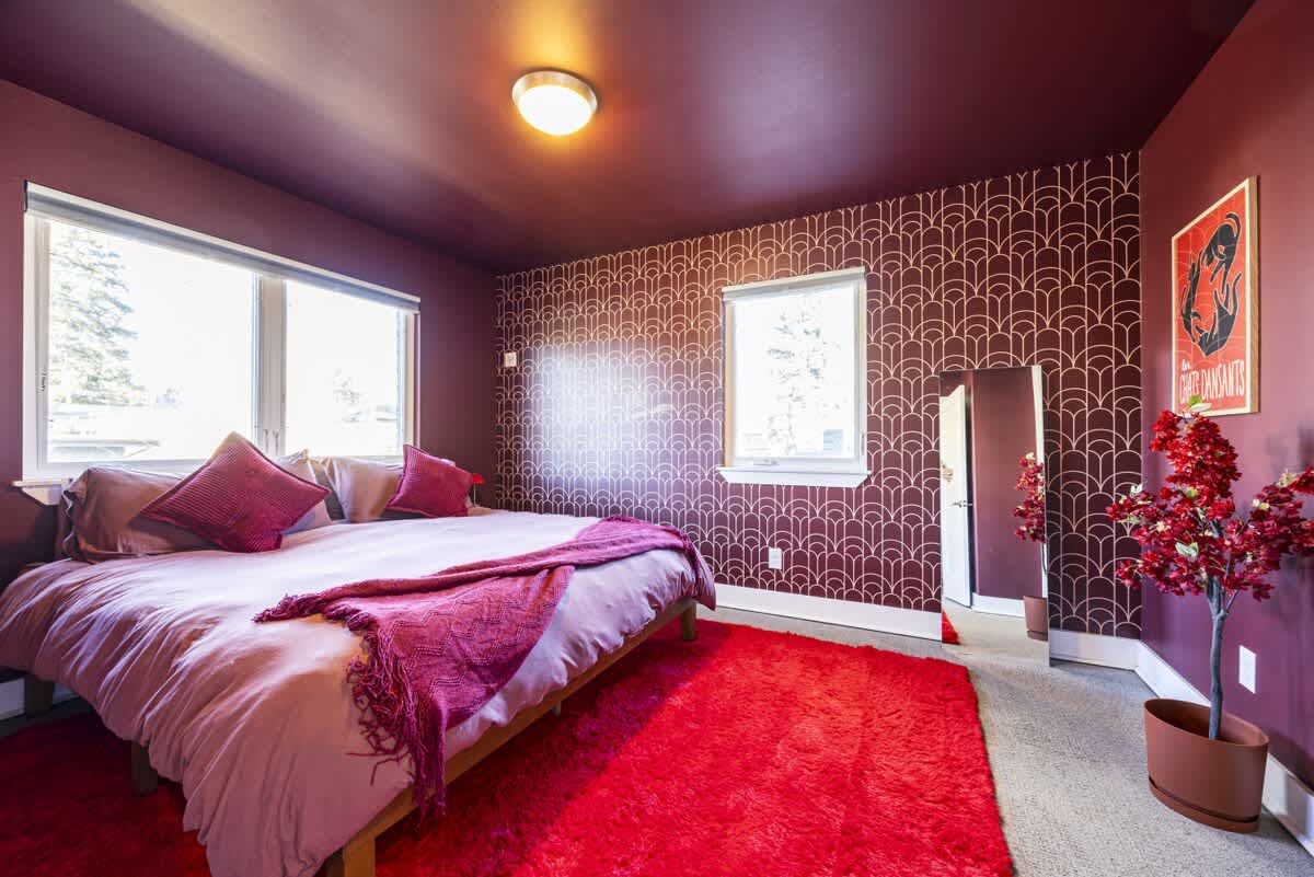 Bedroom 2 image 1