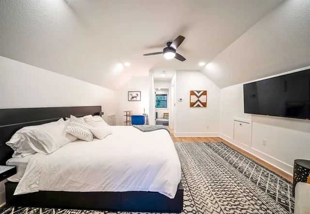 Bedroom 1 image 1