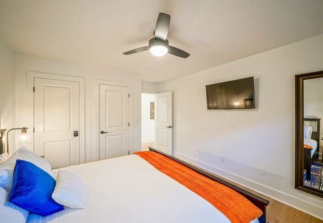 Bedroom 5 image 1